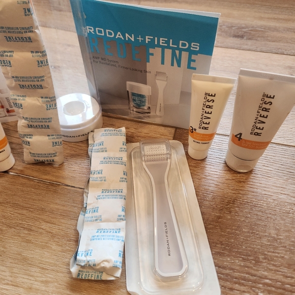 Rodan + Fields Set - Picture 2 of 4